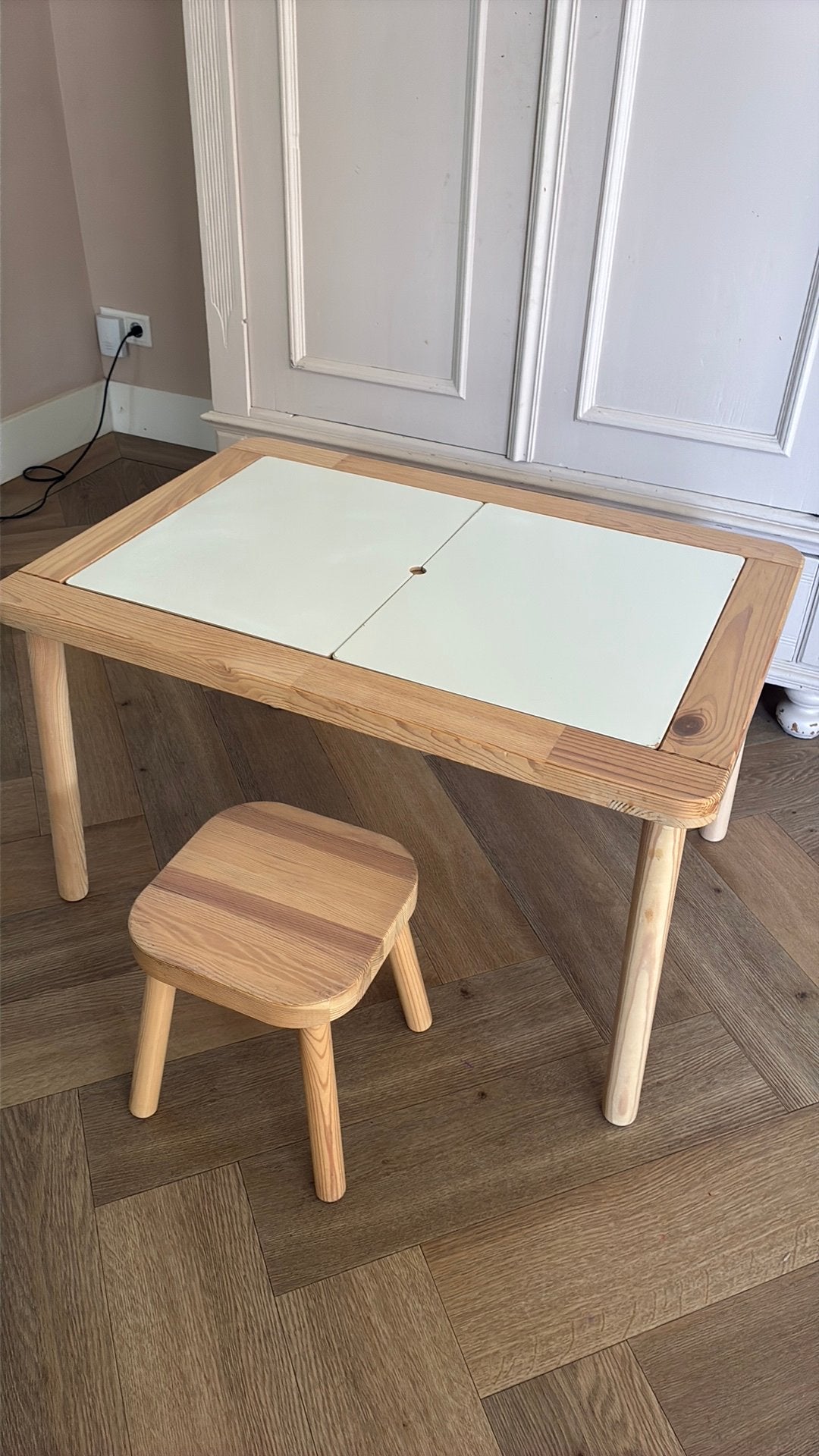 Ikea flisat tafel met kruk, Ophalen, Gebruikt, Tafel(s)