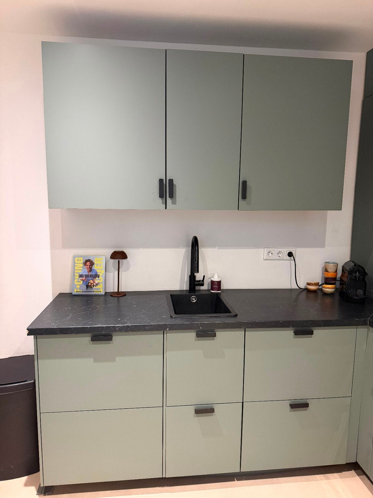Ikea Keuken met apparatuur - 2,5 jaar oud, Huis en Inrichting, Ophalen, Hoekkeuken, Zo goed als nieuw, Kunststof