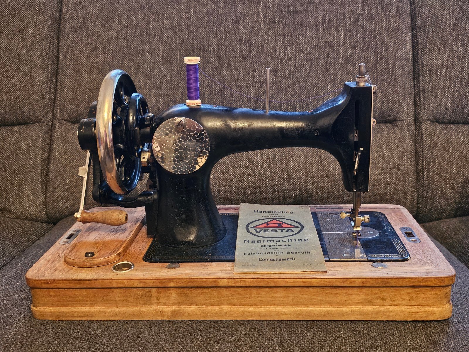 Antieke Vesta Naaimachine met Houten Kist, Ophalen
