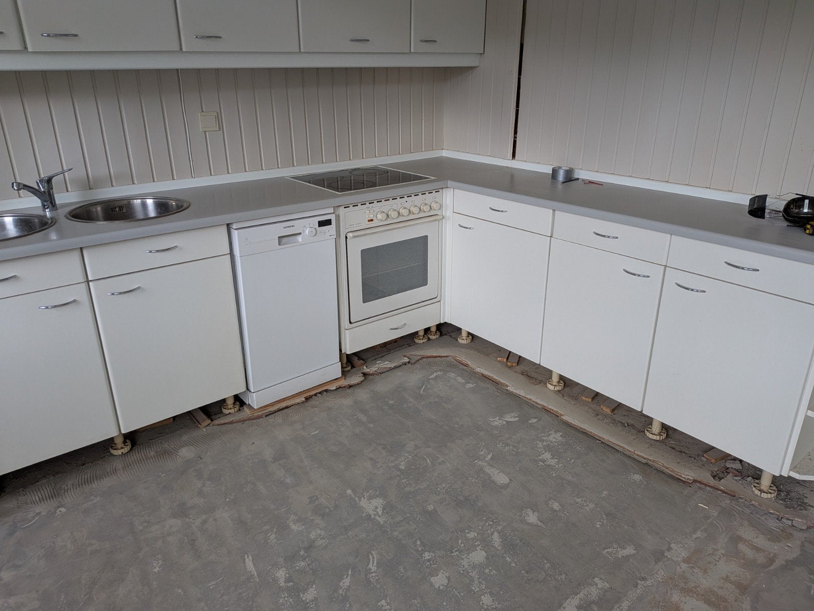 gratis gehele keuken kastjes, Huis en Inrichting, Keuken | Complete keukens, Ophalen, Gebruikt, Wit, Enkelwandige keuken