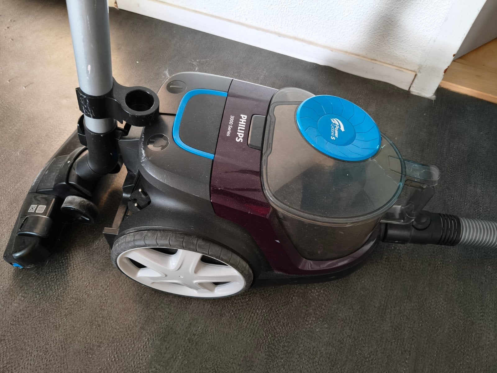 Mooie goede stofzuiger zonder zak Philips 3000 powercyclone, Gebruikt, Geschikt voor harde vloeren, Ophalen of Verzenden, Reservoir