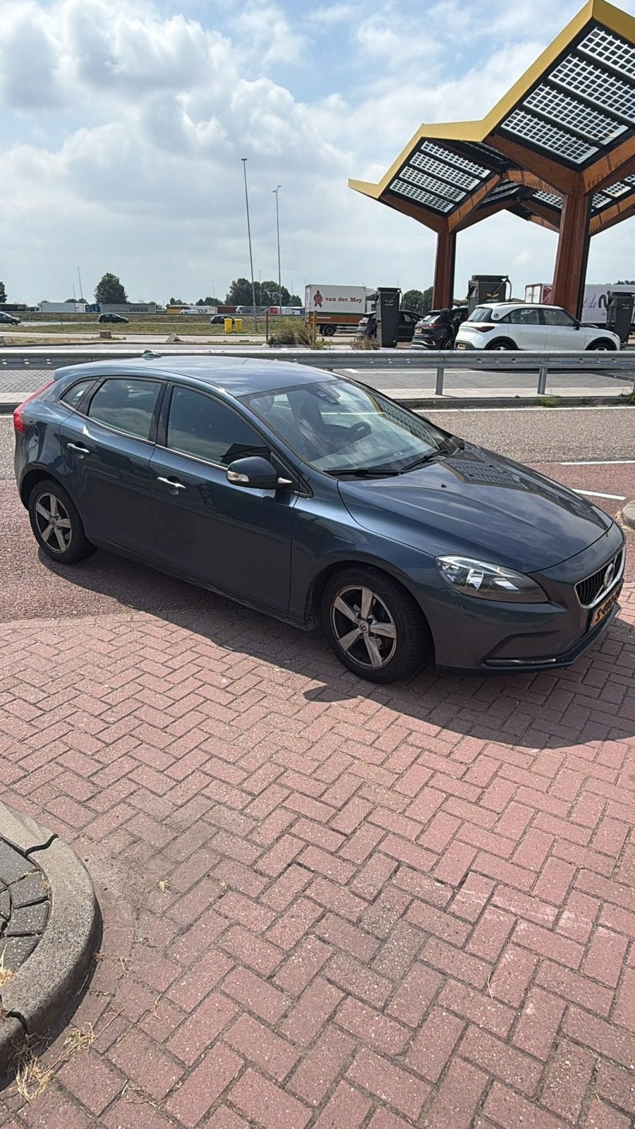 Volvo V40 2.0 D2 120PK 2017 Blauw, Auto's, Voorwielaandrijving, 4 cilinders, 1969 cc, Blauw