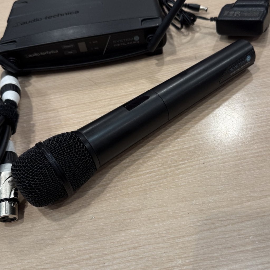 Audio-Technica ATW-1102 handheld draadloze microfoonset, Audio Technica, Zo goed als nieuw, Support@audiotechnica.com, 1221 Commerce Drive, Stow, OH 44224
USA