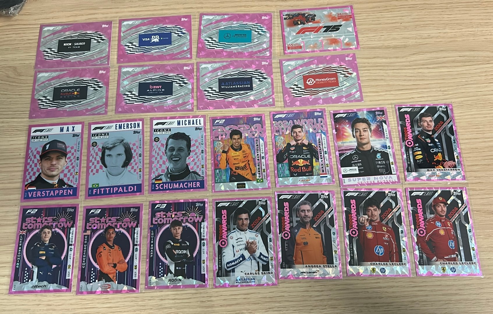 Turbo attax 2025 f1 roze/paarse kaartjes, Hobby en Vrije tijd, Verzamelkaartspellen | Yu-gi-Oh!, Ophalen of Verzenden, Nieuw, Losse kaart