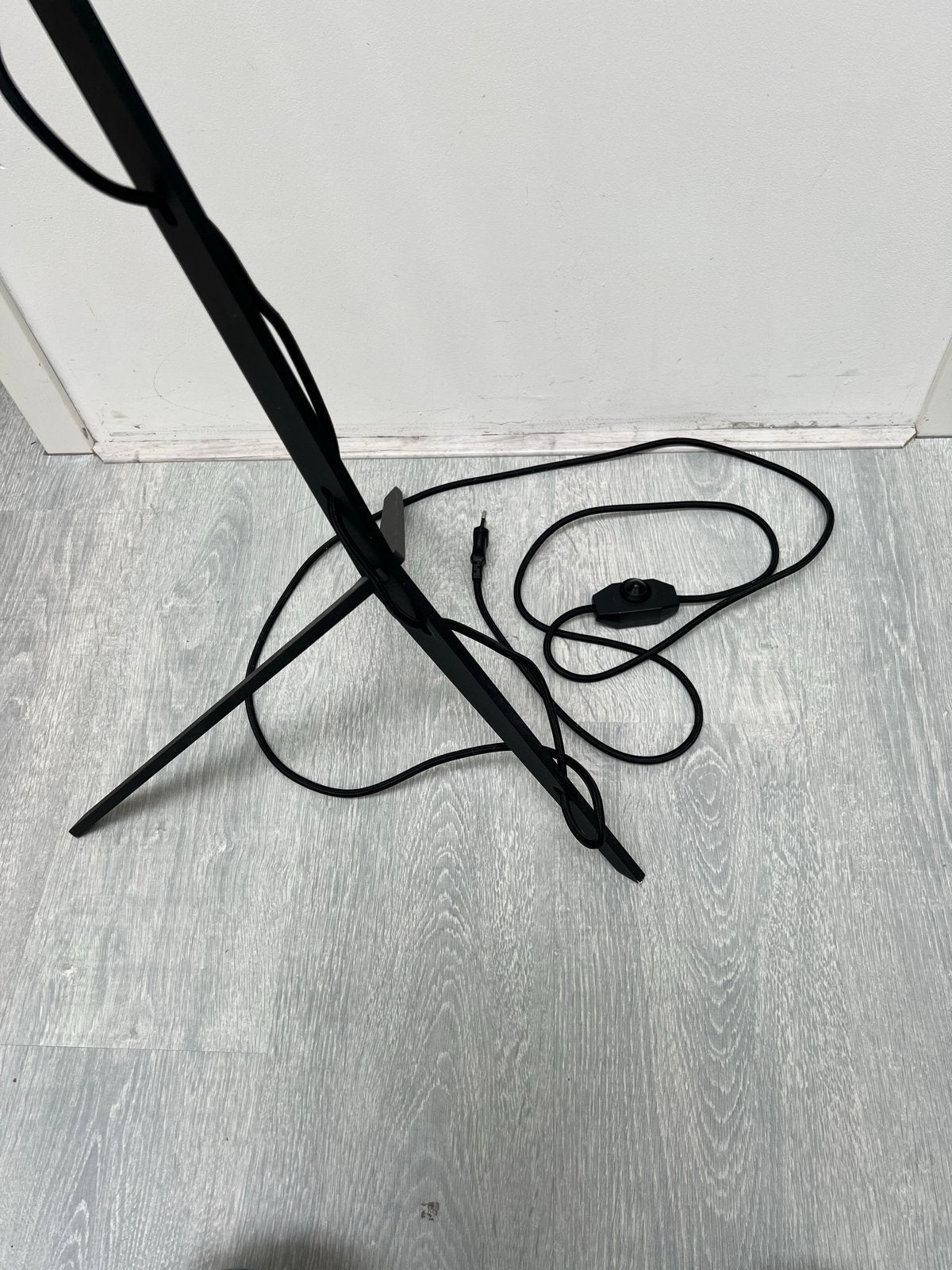 Zwarte vloerlamp met verstelbare spot, Ophalen, Zo goed als nieuw, Metaal, Modern