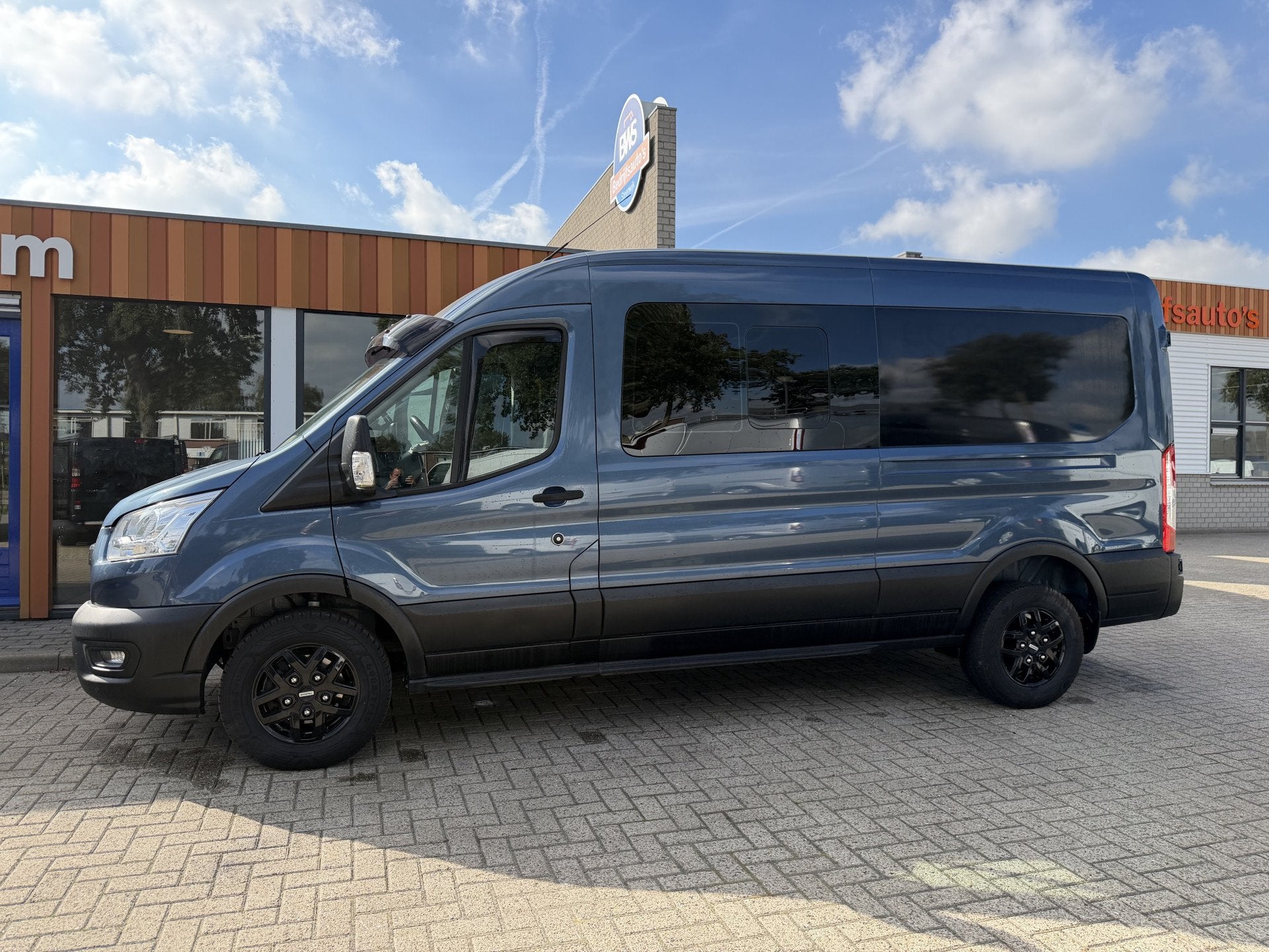 Ford Transit 350 2.0 TDCI 170pk L3H2 DC 5 persoons Trend / v, Voorwielaandrijving, 4 cilinders, Met garantie (alle), Blauw