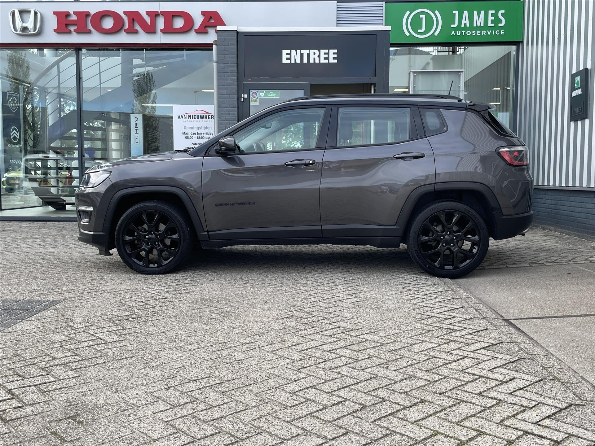 JEEP Compass 1.3 MultiAir 150pk Automaat Night Libert Editio, Auto's, Automaat, 15 km/l, 4 cilinders, Leder en Stof