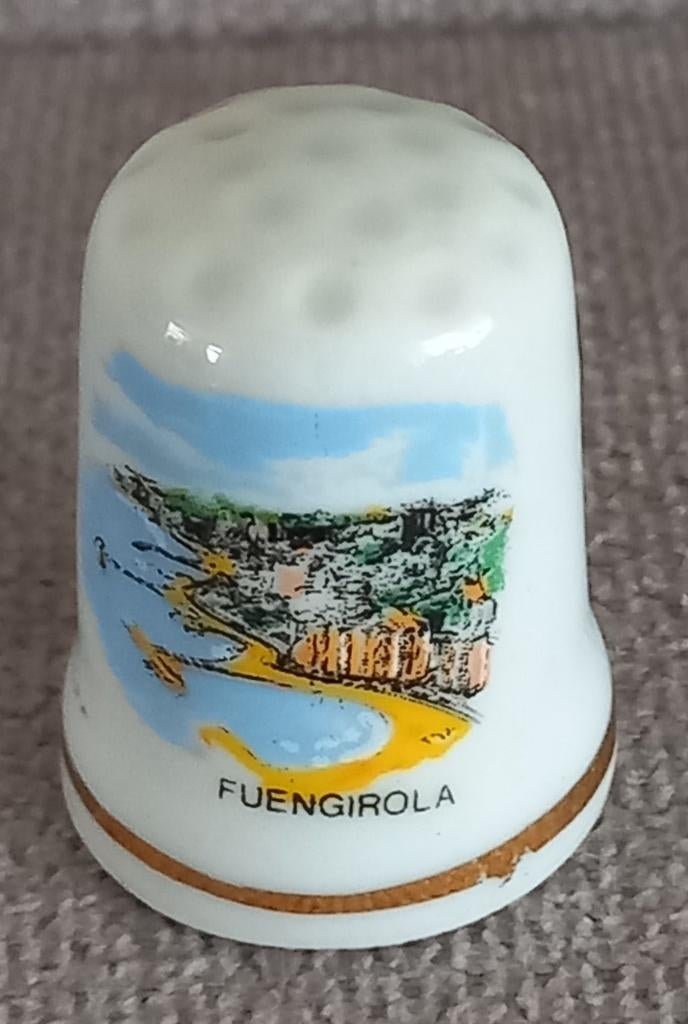 Vingerhoedje Fuengirola, Ophalen of Verzenden, Zo goed als nieuw, Porselein, Buitenland