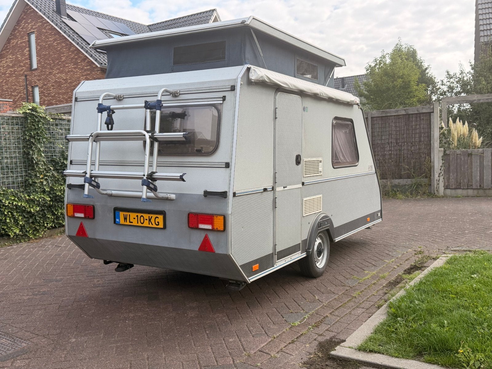 Kip Kompakt 37EK - Compacte en complete caravan, Standaardzit, Luifel, Kip, Particulier
