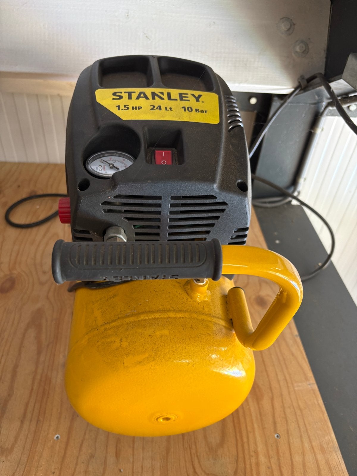 Stanley Compressor 1.5 PK 24L 10 Bar - Zeer Goede Staat, Gebruikt, 10 bar of meer, Ophalen of Verzenden, Minder dan 200 liter/min