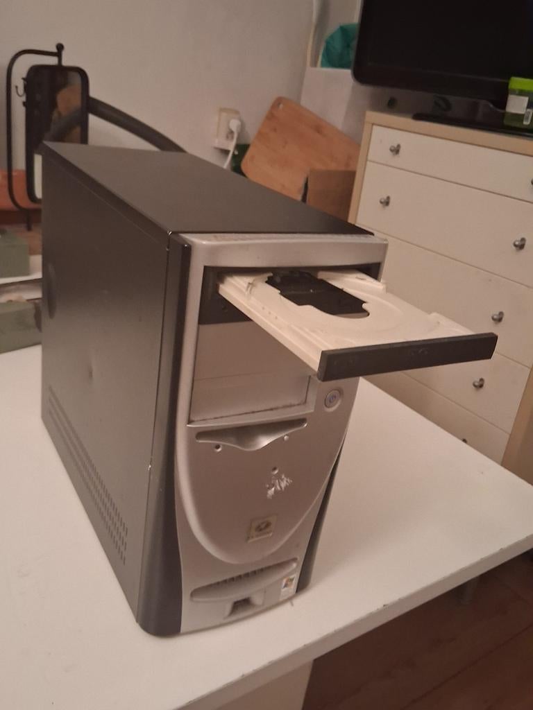 Te koop, Xp home edition ITW -M2036-N computer pc., Computers en Software, Ophalen