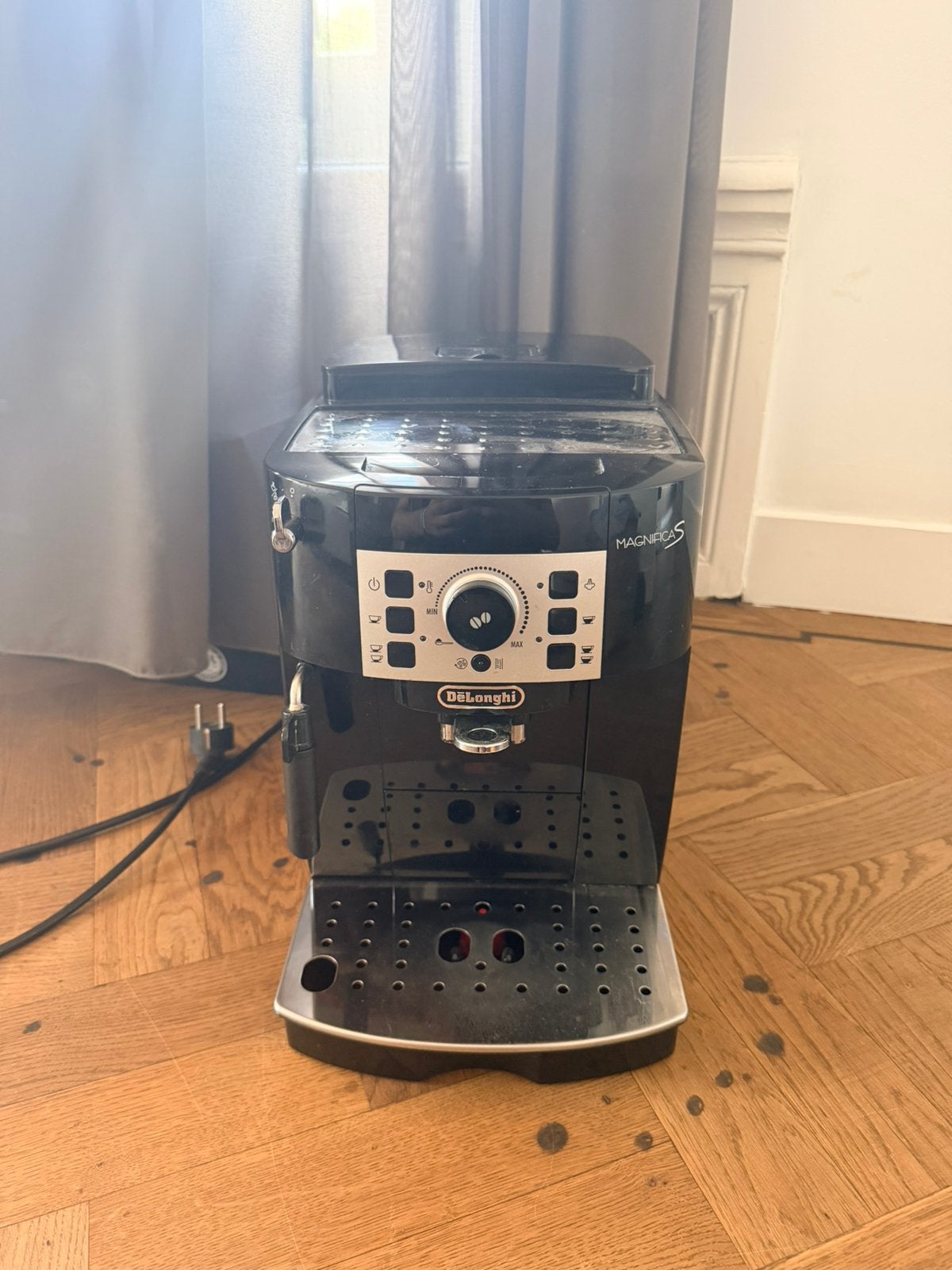 DeLonghi, Ophalen of Verzenden, Zo goed als nieuw, Koffiemachine