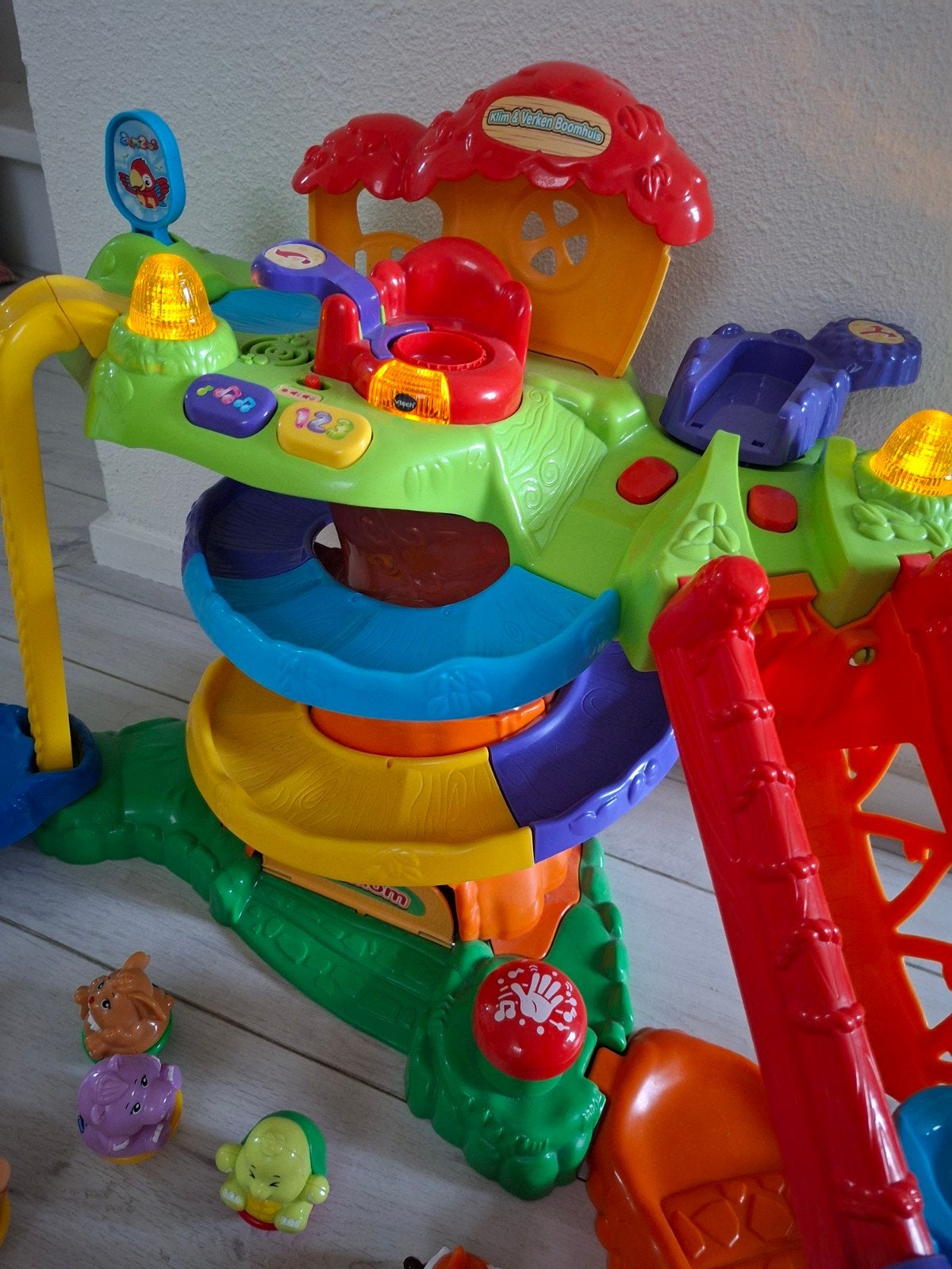 Vtech klim en verken boomhuis, Ophalen