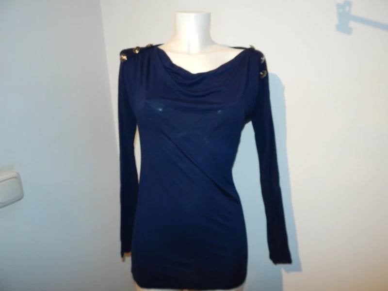 Pierre Balmain longsleeve merk knopen schouders mt M
