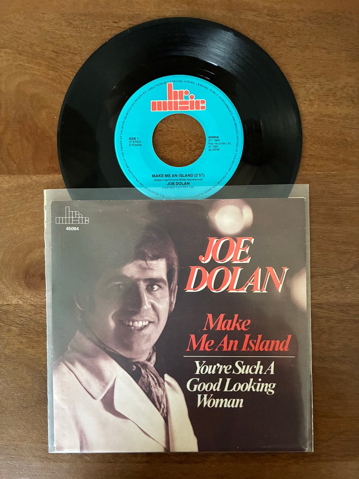 Joe Dolan - Make me an island / Such a good looking woman, Ophalen of Verzenden, 7 inch