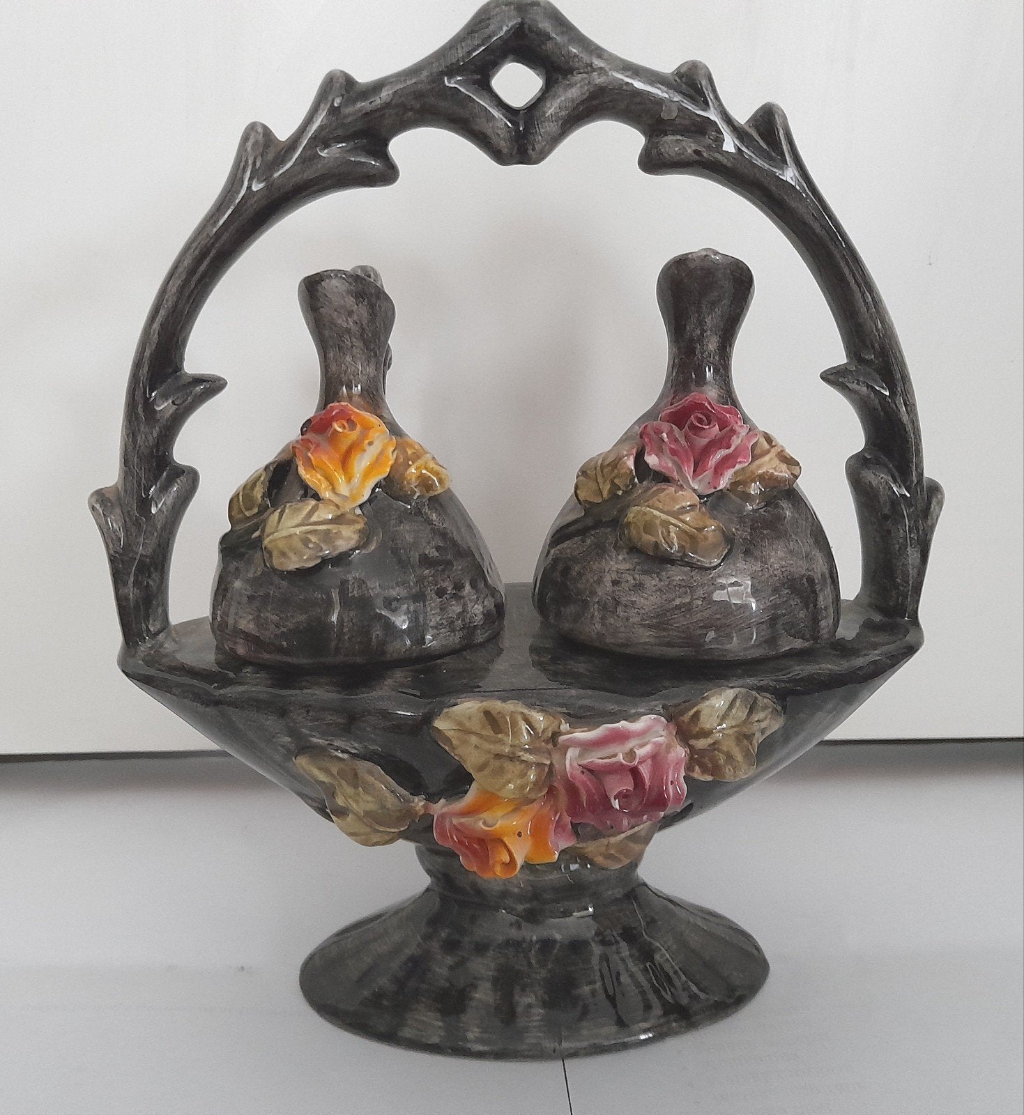 Retro sierlijke cruet-set kleurrijke majolica roosjes zgst, Ophalen of Verzenden