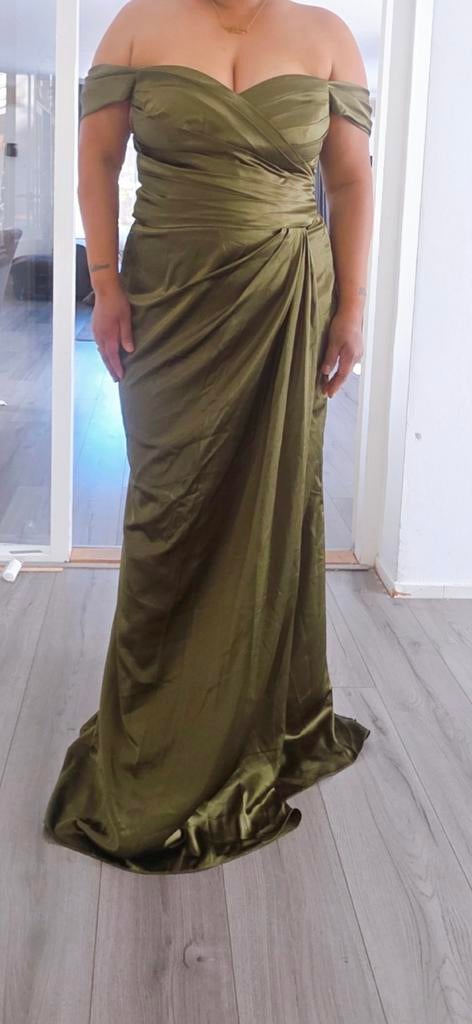 Elegante Avondjurk Olijfgroen - Off-Shoulder, Maat 42/44 (L), Nieuw, Ophalen of Verzenden, Onbekend