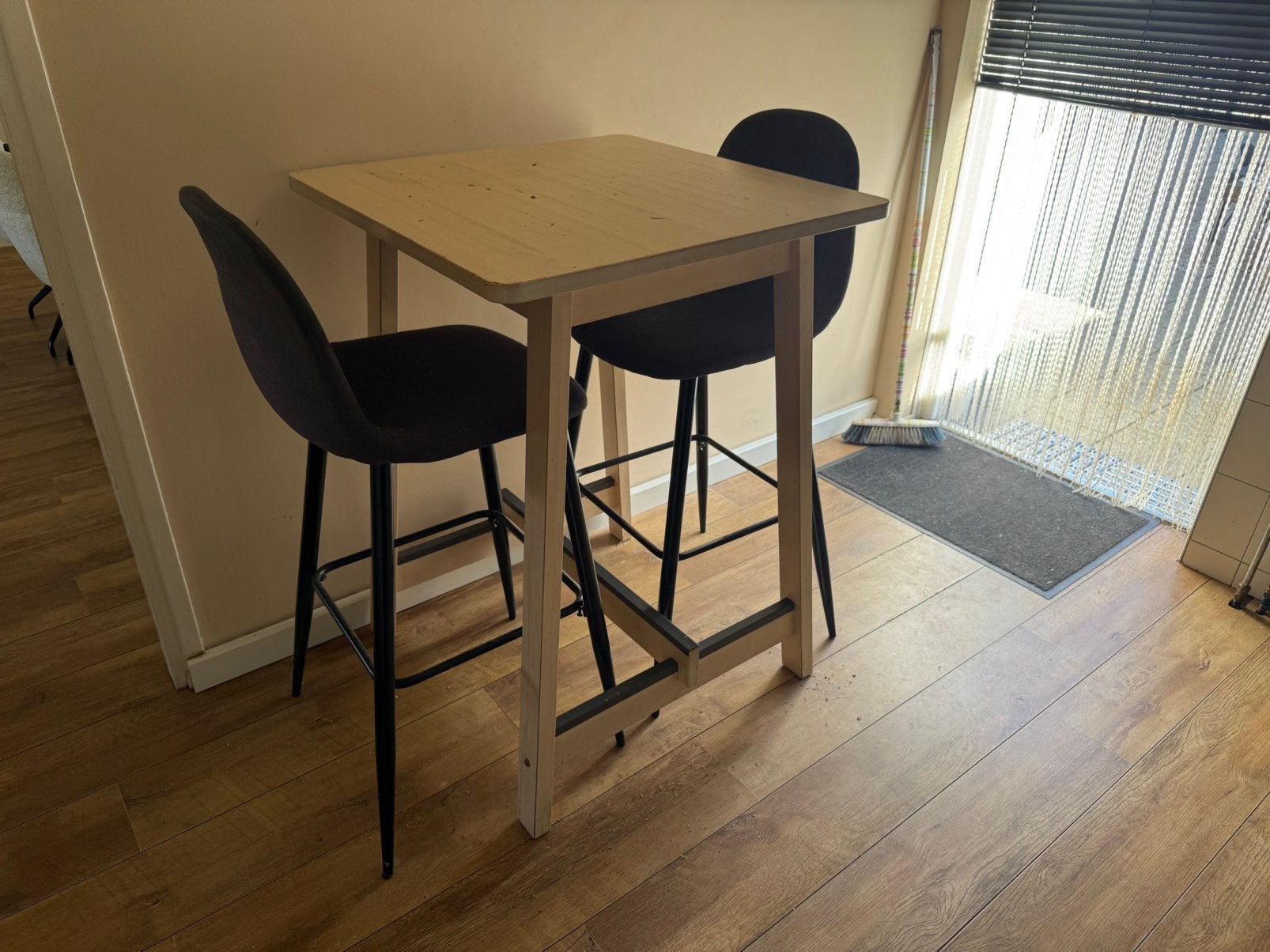 Bartafel met 2 krukken, Ophalen, Gebruikt