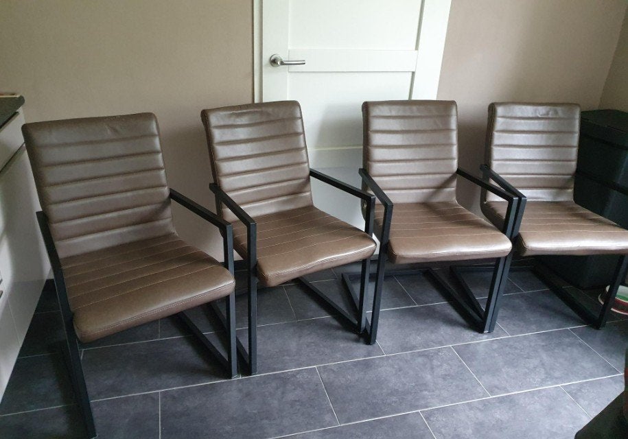 4 eetkamerstoelen, Ophalen, Gebruikt, Bruin, Vier