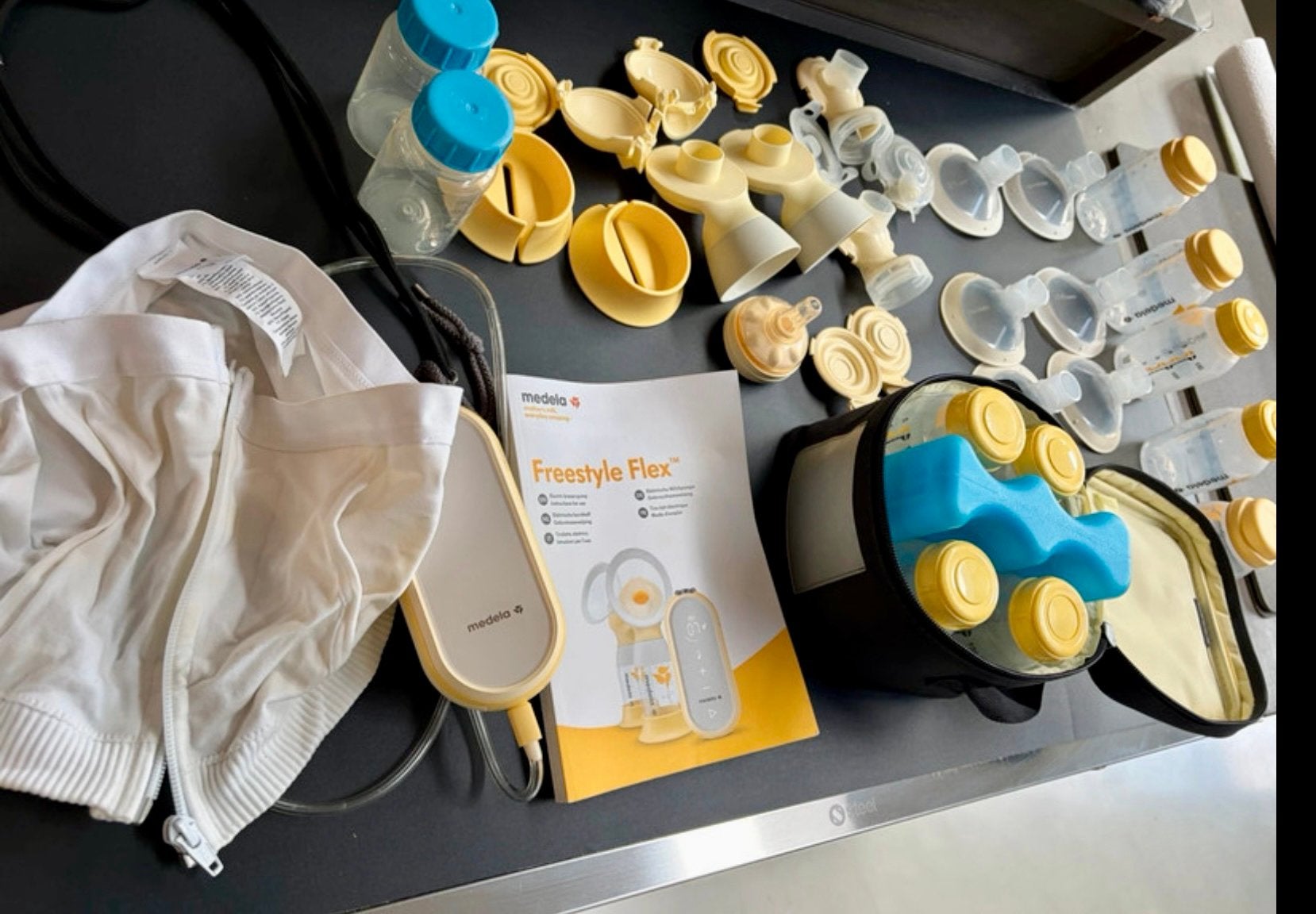 Complete Medela Freestyle Flex borstkolf + veel extra’s, Gebruikt, Medela, Borstkolf, Ophalen of Verzenden