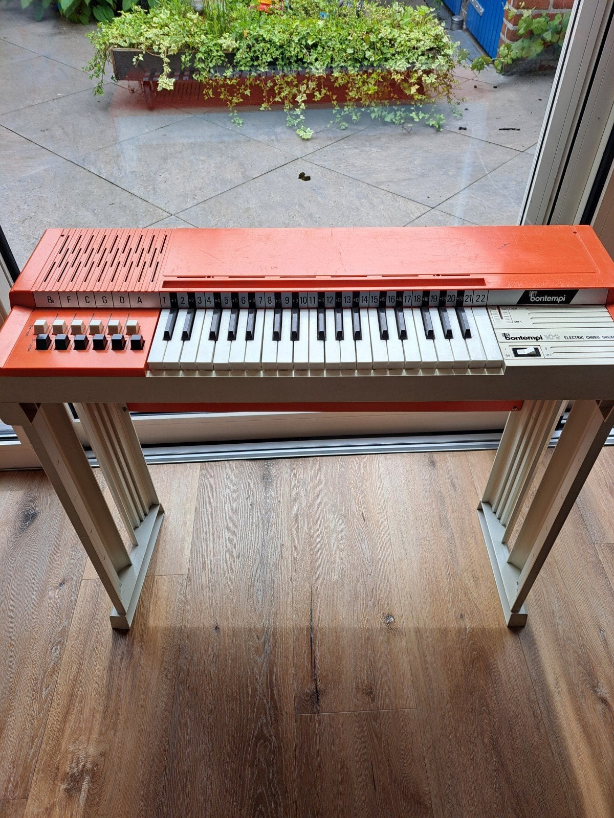 Vintage Bontempi 109 Elektrisch Akkoord Orgel met Standaard, Ophalen of Verzenden