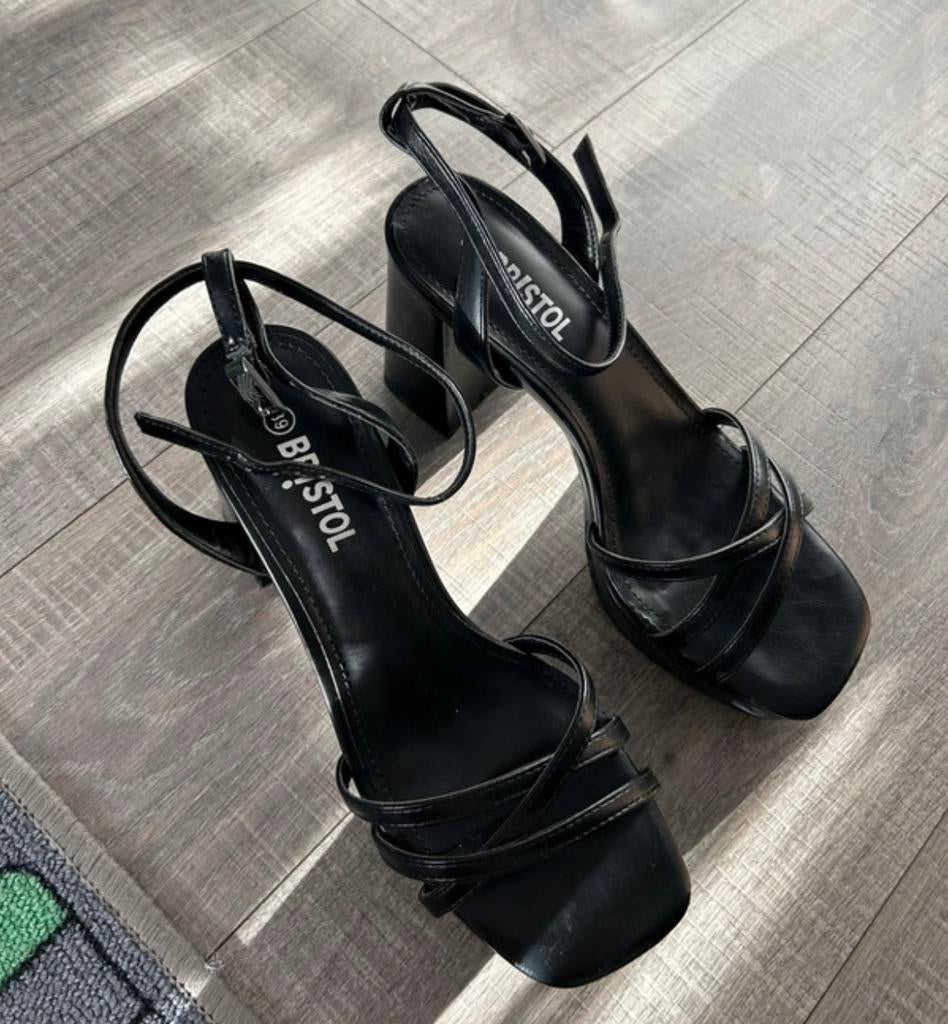 Nieuwe zwarte hakken maat 39, Zwart, Nieuw, Ophalen of Verzenden, Schoenen met hoge hakken