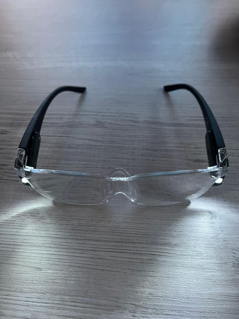 Vergrootglas loepbril met led en 4 nieuwe batterijen, Hobby en Vrije tijd, Vergrootglazen, Loepen en Loeplampen, Ophalen of Verzenden