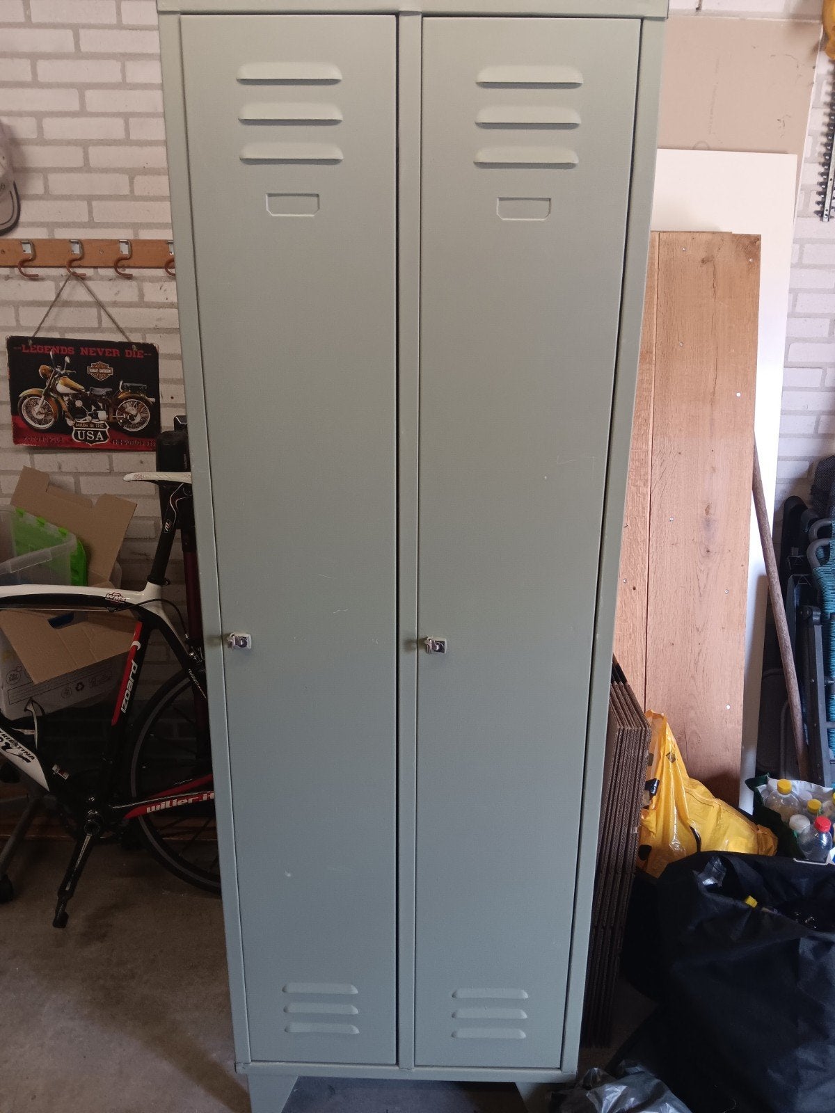Metalen locker/kledingkast met 2 deuren, Ophalen of Verzenden, Gebruikt, Industrieel, Vintage, Praktisch