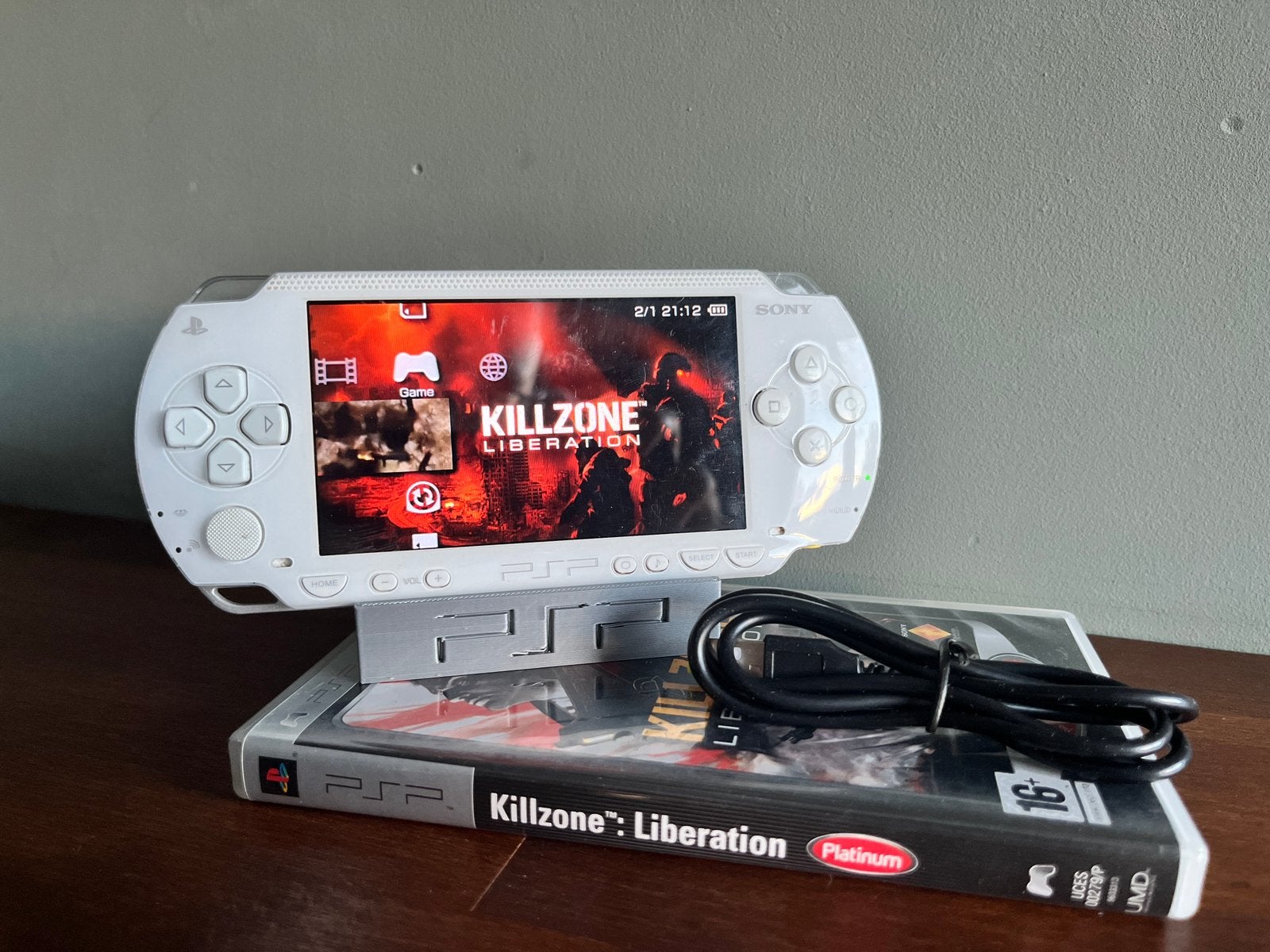 PSP-1004 Ceramic White - Uitstekende staat - 26 spellen, Met games, Wit, Ophalen of Verzenden, Zo goed als nieuw