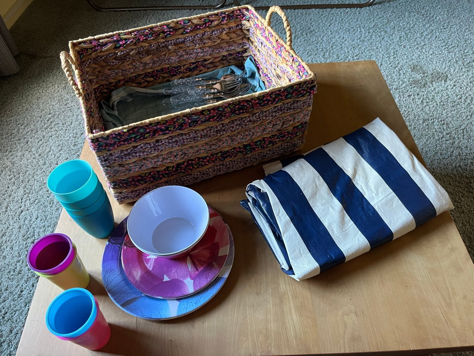 Gezellige picknickmand met complete inhoud, Ophalen, Gebruikt