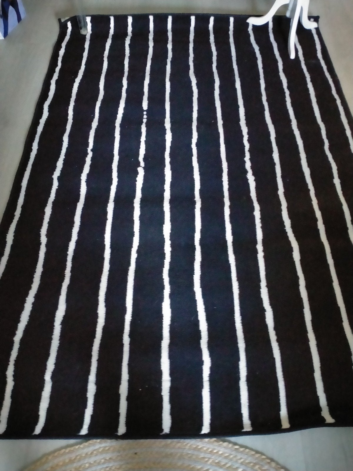 Zwart-wit gestreepte vloerkleed, Ophalen, 100 tot 150 cm, Zo goed als nieuw, 150 tot 200 cm