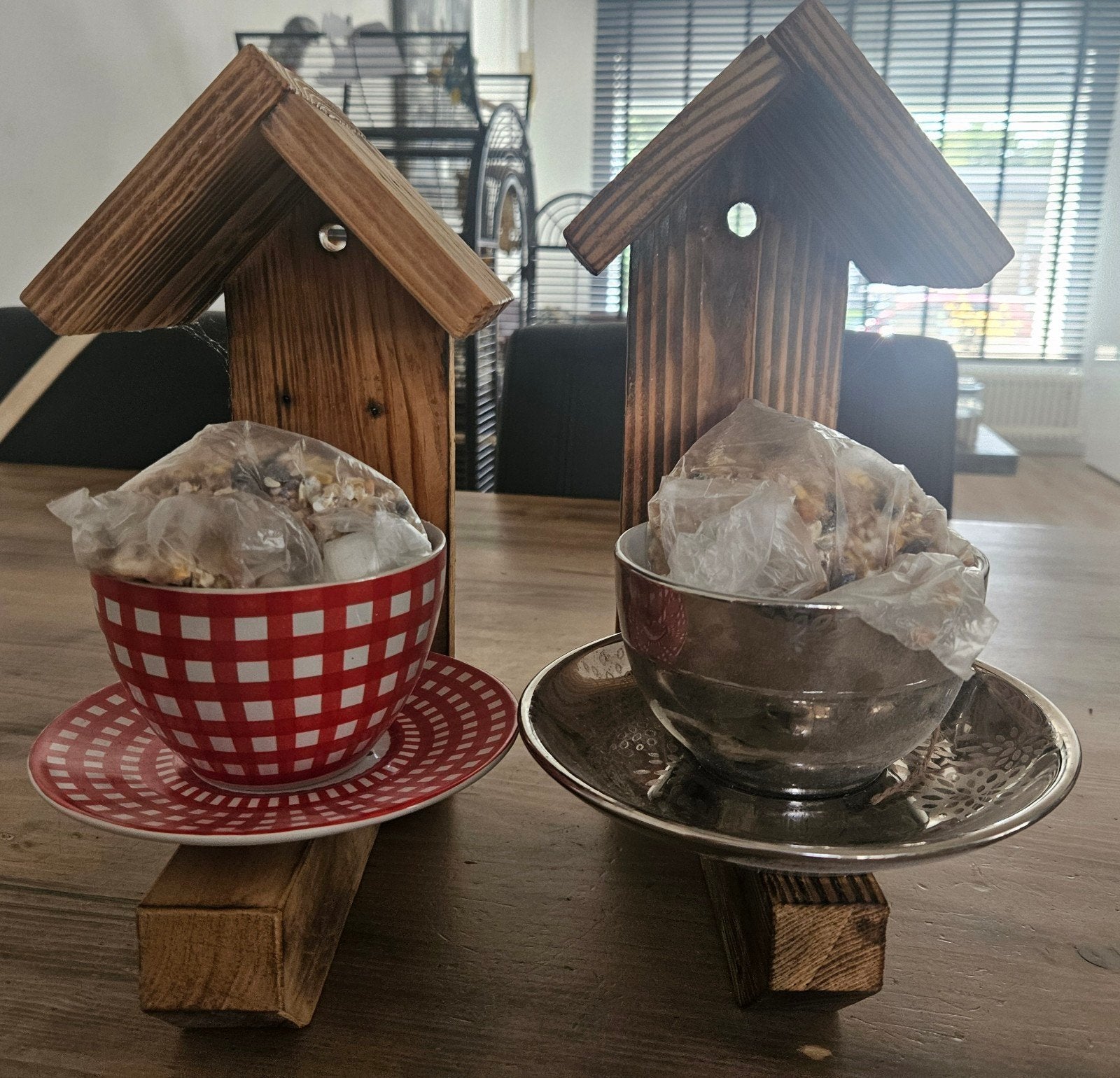 voederhuisje kop en schotel, Ophalen, Nieuw