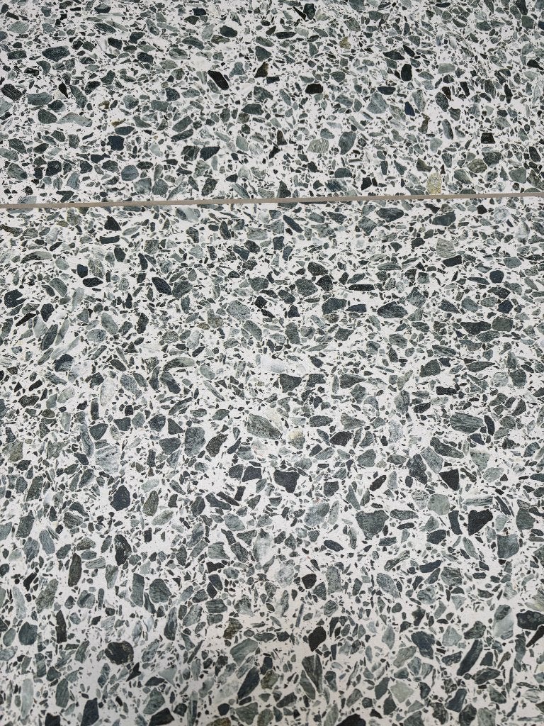 Vloertegel / wandtegel Nadinne terrazzo verde, Doe-het-zelf en Verbouw, Tegels, Ophalen, 60 cm of meer, Nieuw, 5 tot 10 m²