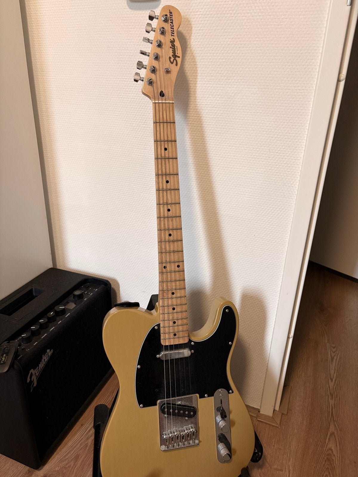 Squier Telecaster met Fender Mustang LT25 versterker, Muziek en Instrumenten, Ophalen, Fender, Met versterker, Zo goed als nieuw