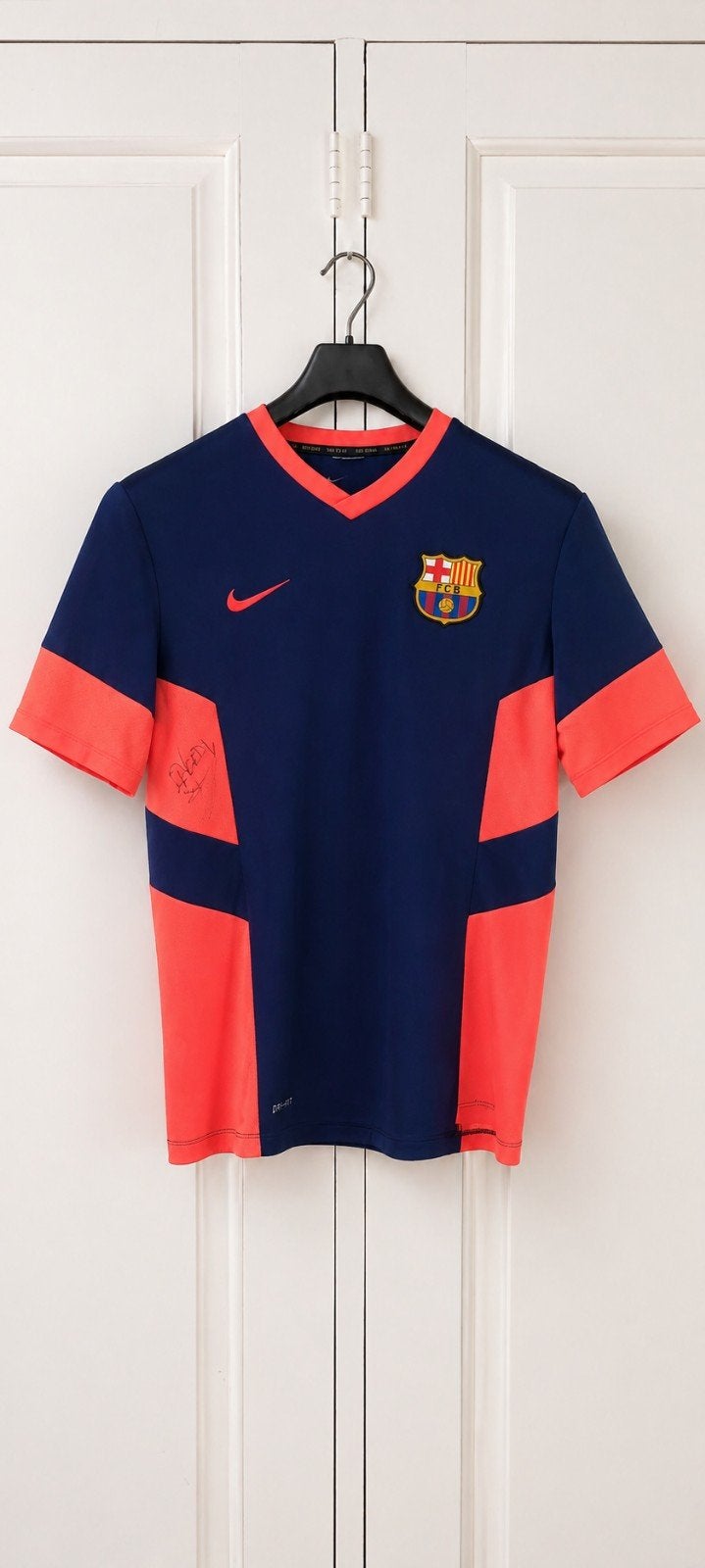 Pedro rodriguez signed Barcelona training shirt 2013, Maat S, Ophalen of Verzenden, Nieuw, Shirt