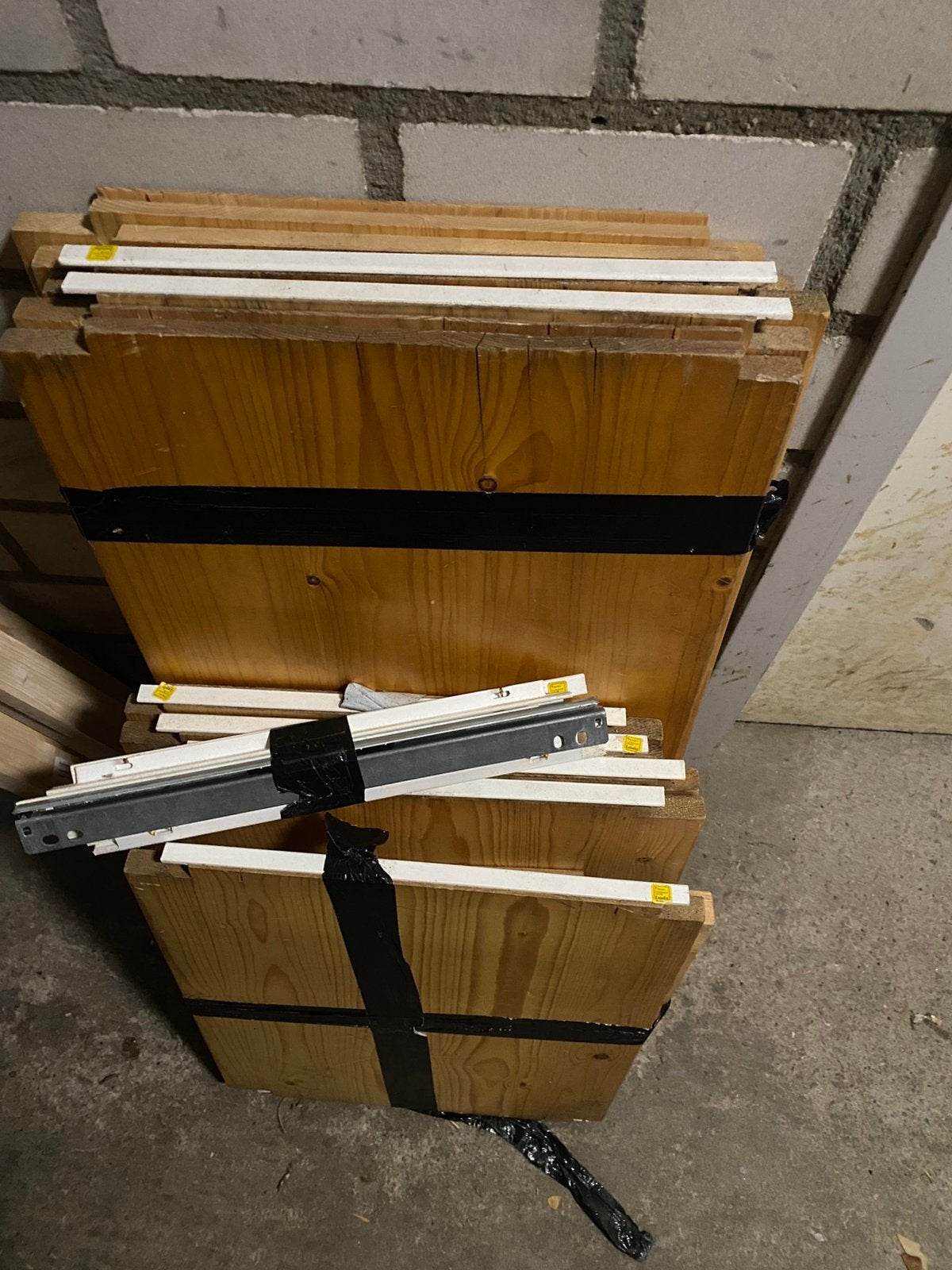Stapel Lundia boekenkast planken met bevestigings beugels, Huis en Inrichting, Gebruikt, 200 cm of meer, 25 tot 50 cm, 50 tot 100 cm