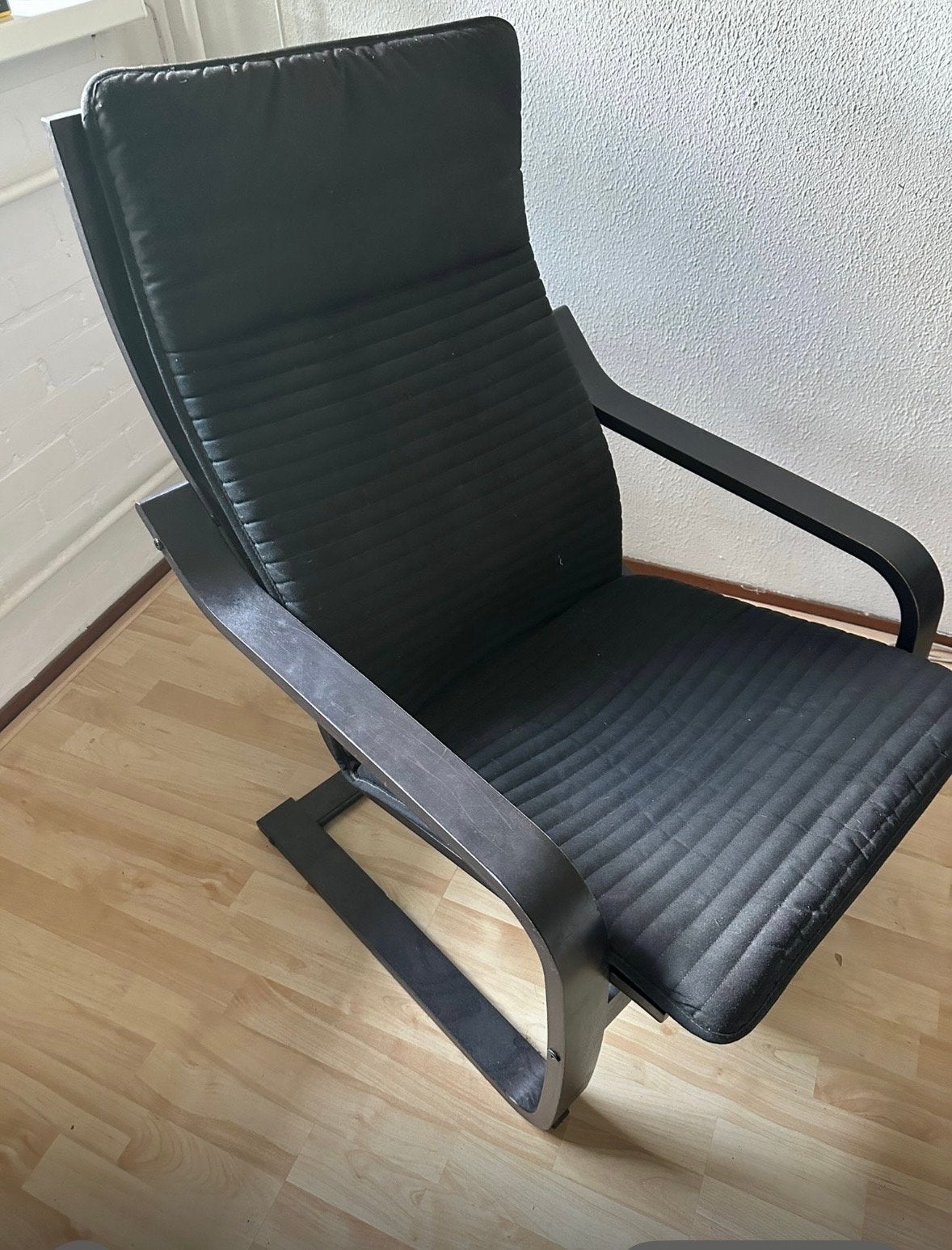 Comfortabele zwarte relaxfauteuil ikea, Huis en Inrichting, Stoelen, Ophalen, Gebruikt, Zwart, Eén