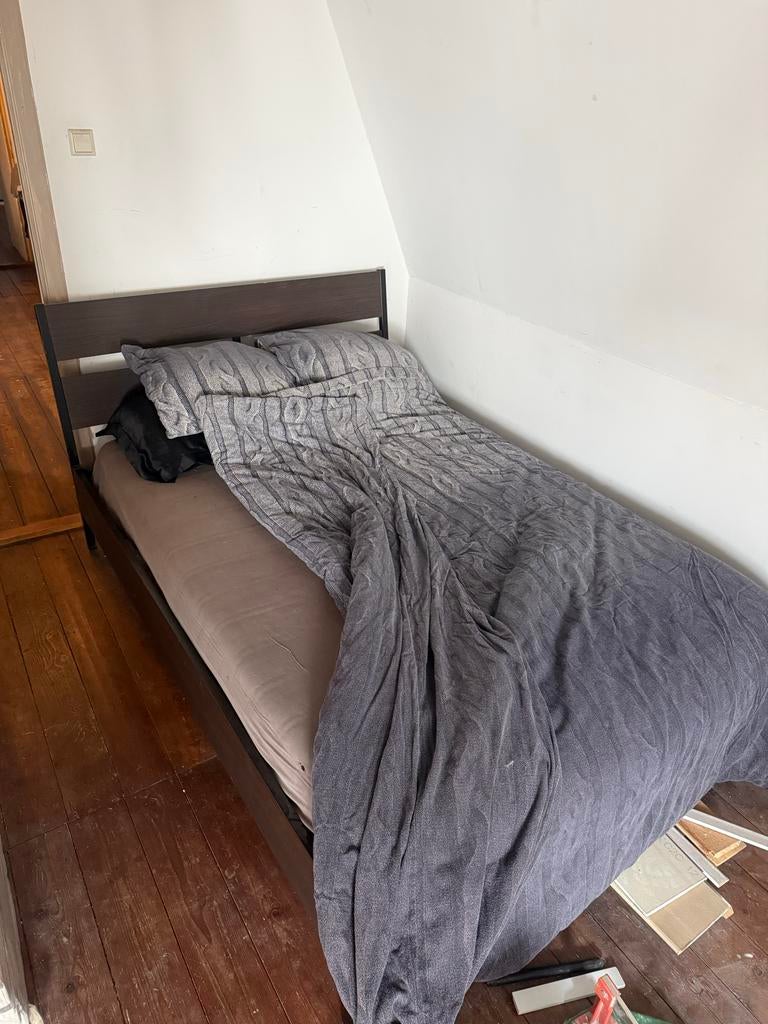 140x200 bed gratis af te halen, Huis en Inrichting, Slaapkamer | Bedden, Ophalen, Gebruikt, Bruin, 140 cm