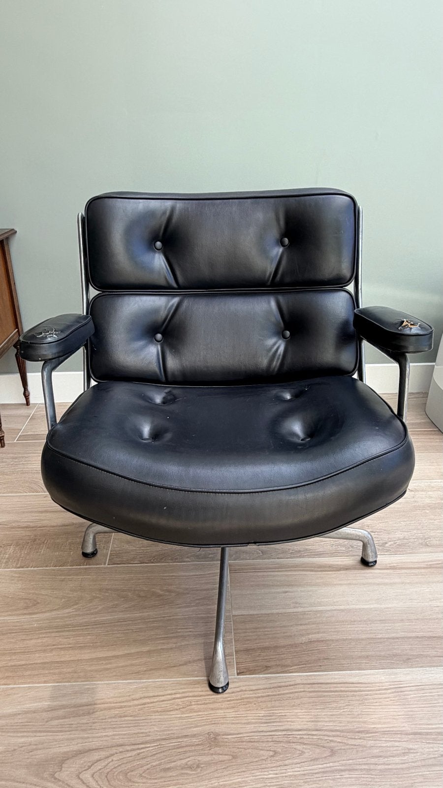 Eames ES108 Lobby Chair, Ophalen