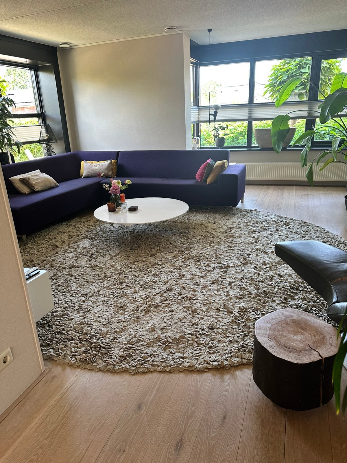 Exclusief grijs vloerkleed rond 350 cm, Rond, Ophalen of Verzenden, Zo goed als nieuw, 200 cm of meer