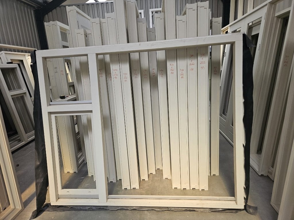 Nieuwe 2st houten kozijnen, meranti met draaikiepraam., Gevelraam of Ruit, Nieuw, 160 cm of meer, 160 cm of meer