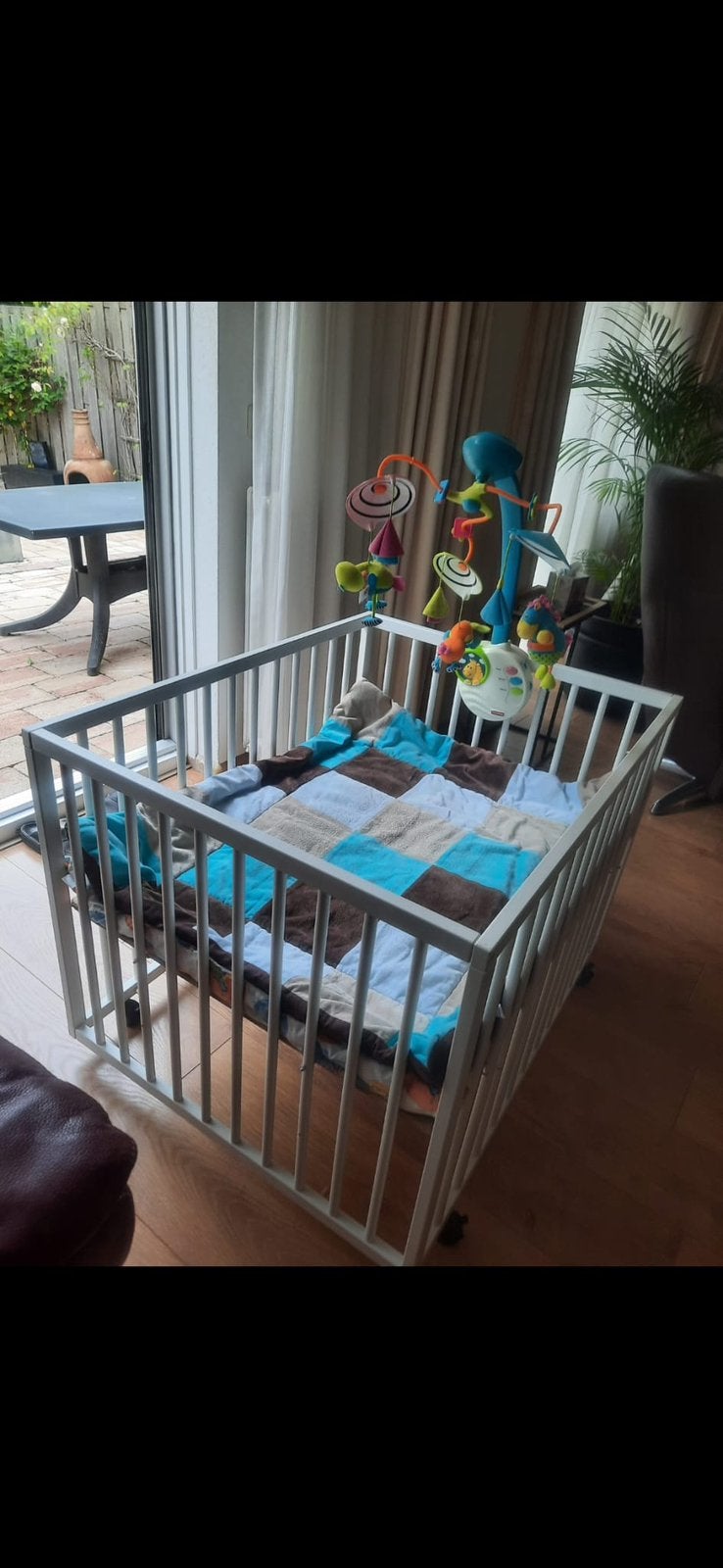 Box met boxkleed en boxmobiel, Ophalen, Zo goed als nieuw, Boxkleed