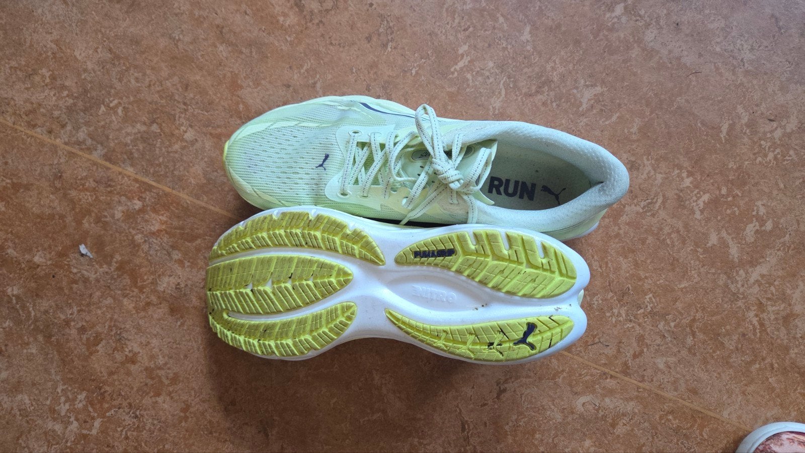 Puma Nitro hardloopschoenen - Zo goed als nieuw, Puma, Overige kleuren, Sportschoenen, Ophalen of Verzenden