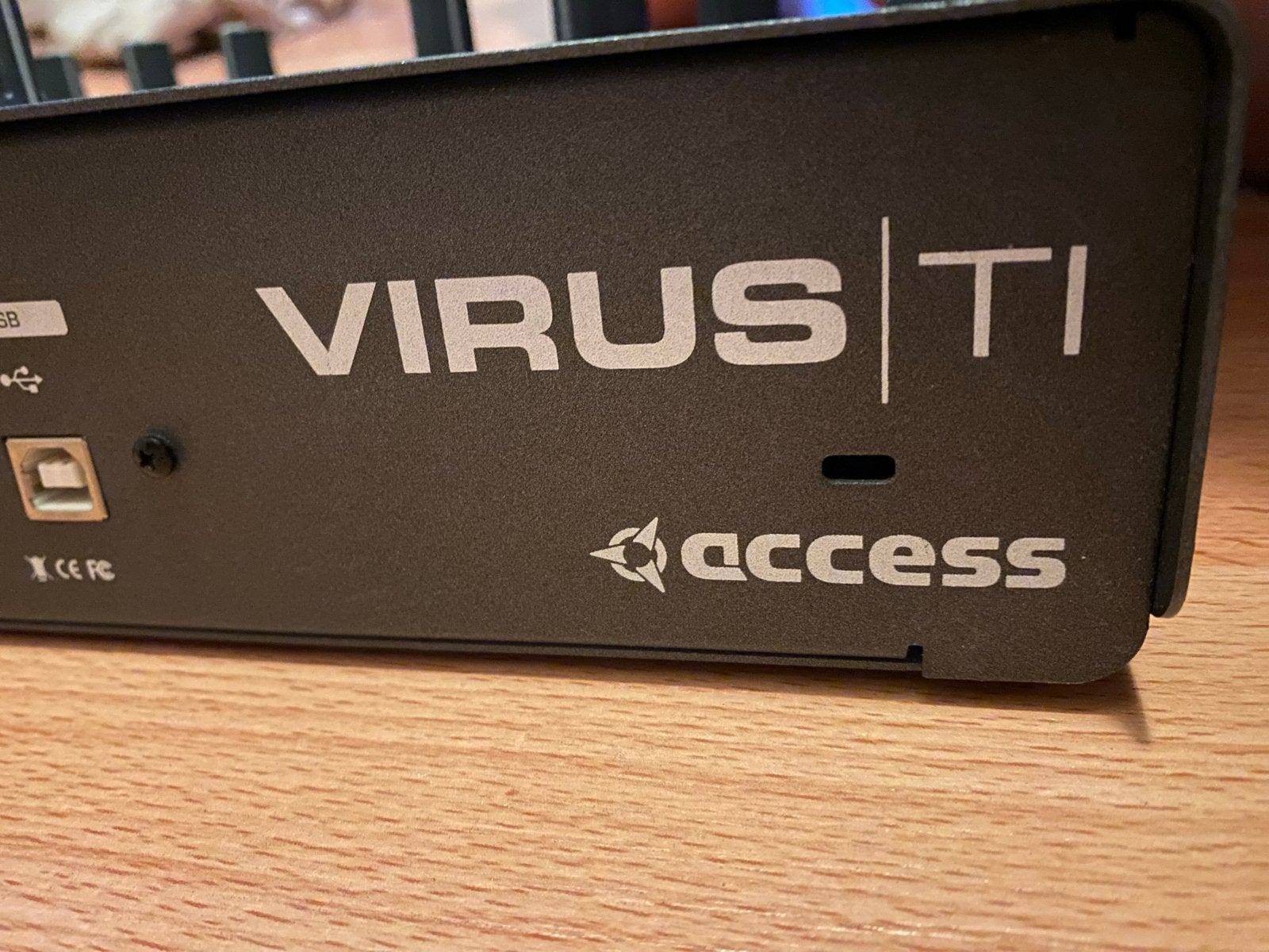 Access Virus TI2 Desktop Synthesizer, Overige merken, Zo goed als nieuw, Met midi-aansluiting, Overige aantallen