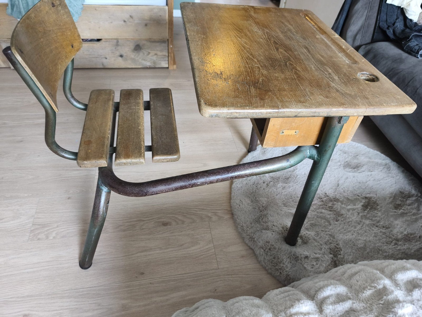 Vintage Frans schoolbureau met vaste stoel - nette staat, Ophalen