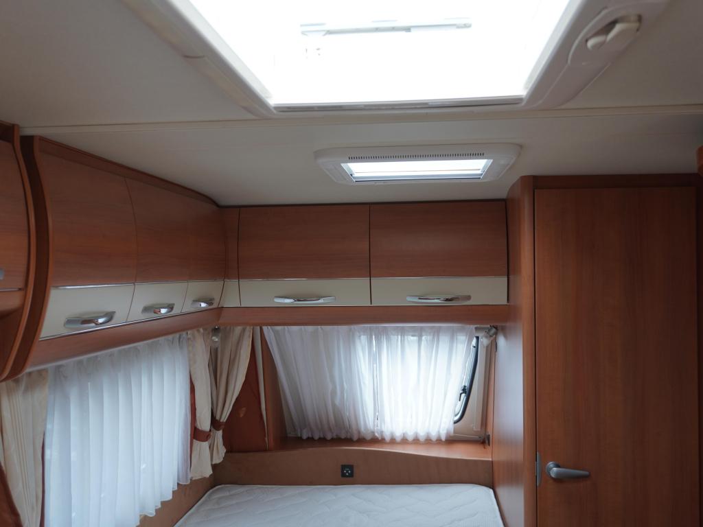 Hobby Excellent 410 SFE MET MOVER EN VOORTENT, Treinzit, 4 tot 5 meter, Tot en met 4, Schokbreker