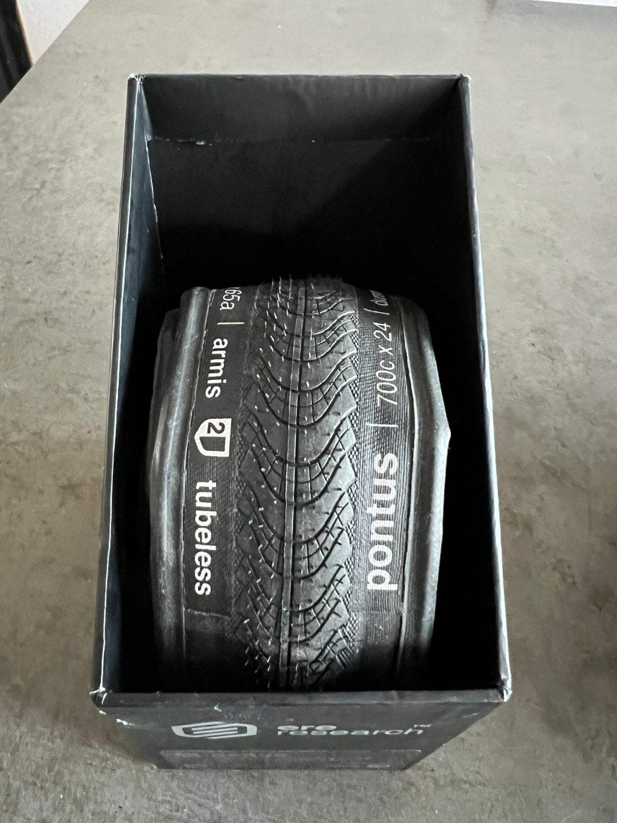 Ere Research Genus tire 700c x 24 tubeless, Ophalen of Verzenden, Zo goed als nieuw, Overige typen