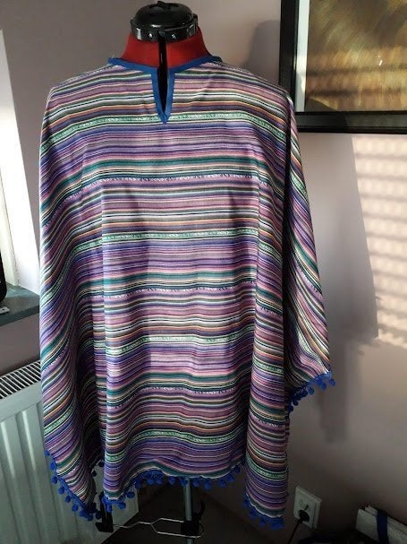 Carnavalskleding: Peruaanse poncho's en mutsen (grote groep), Ophalen, Carnaval, Maat 46/48 (XL) of groter, Zo goed als nieuw