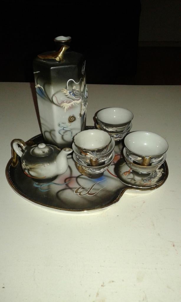 Mooi klein oud Japans serviesje., Ophalen of Verzenden