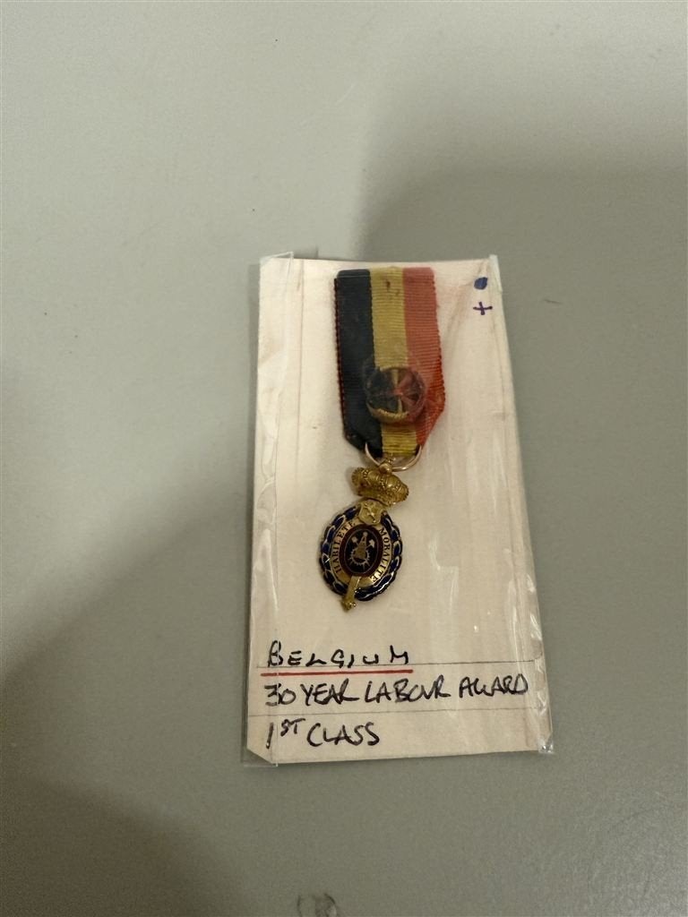 Miniatuur Belgische Medaille - 30 Jaar Arbeidsonderscheiding, Ophalen of Verzenden, Overige materialen